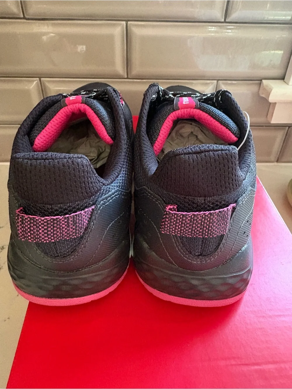 NEW BALANCE T410 WT410LCB Womens Size 5 Wide Black All Terrain Running Sneakers